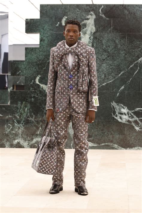 mens louis vuitton robe|louis vuitton men's suit.